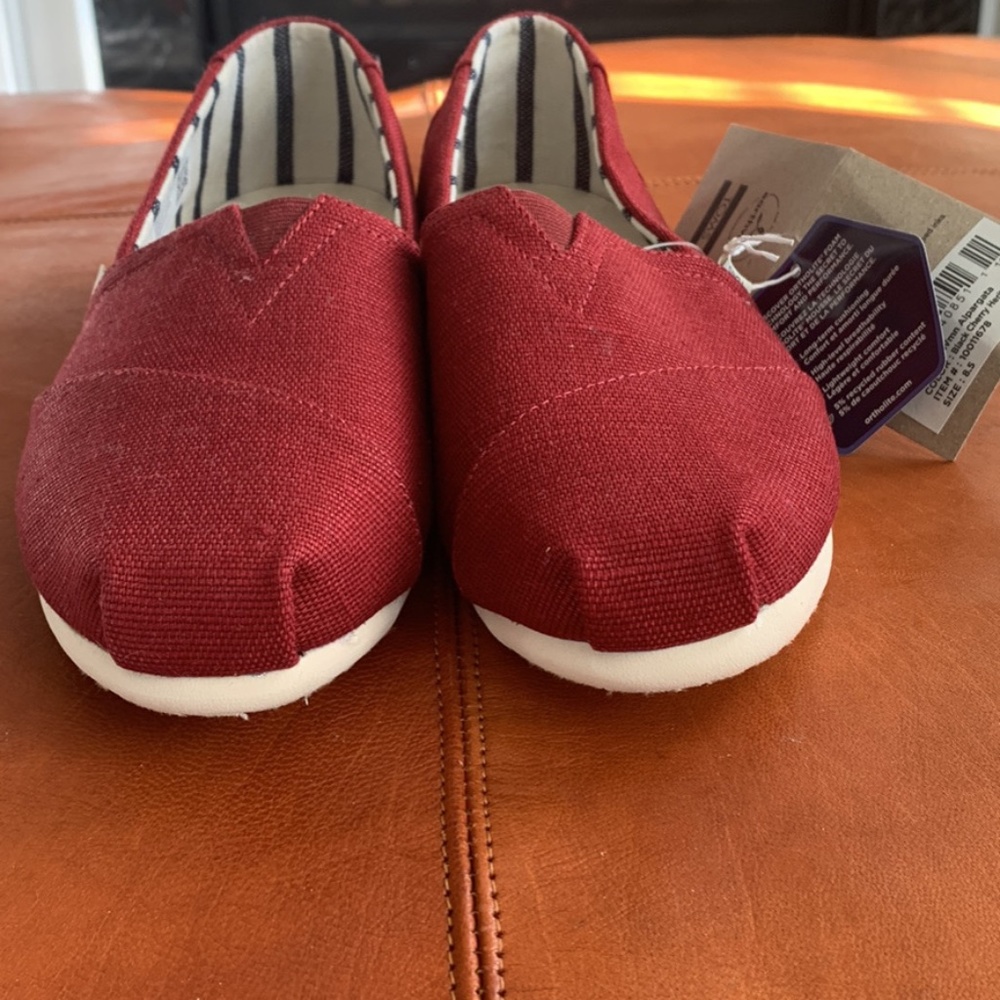 Women’s Toms